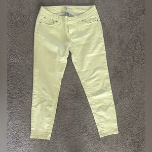 Elegant Women's Yellow Cropped Jeans